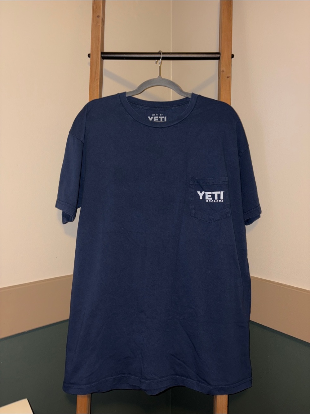 Yeti Built For The Wild T-Shirt Navy Pocket XXL